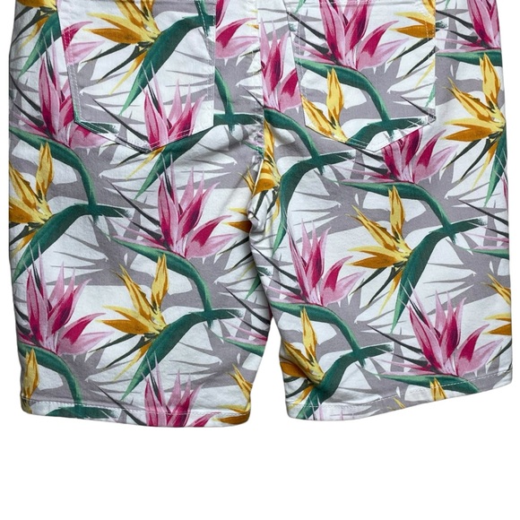 Tommy Bahama Women’s Denim Bermuda Shorts Bird Of Paradise Floral Sz 6 - Picture 9 of 11